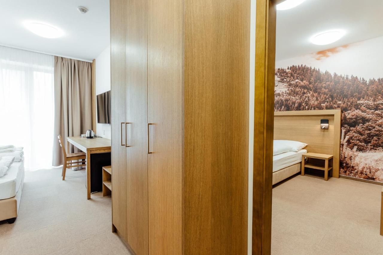 Apartmany Humno Valča Exteriör bild