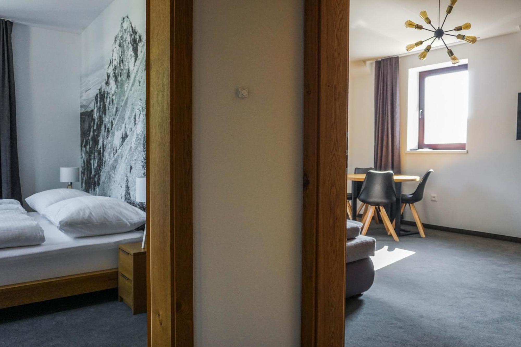 Apartmany Humno Valča Exteriör bild